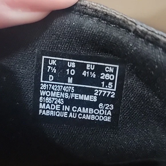 Clarks Women's Black Ankle Boots Size 10 W - Picture 8 of 8